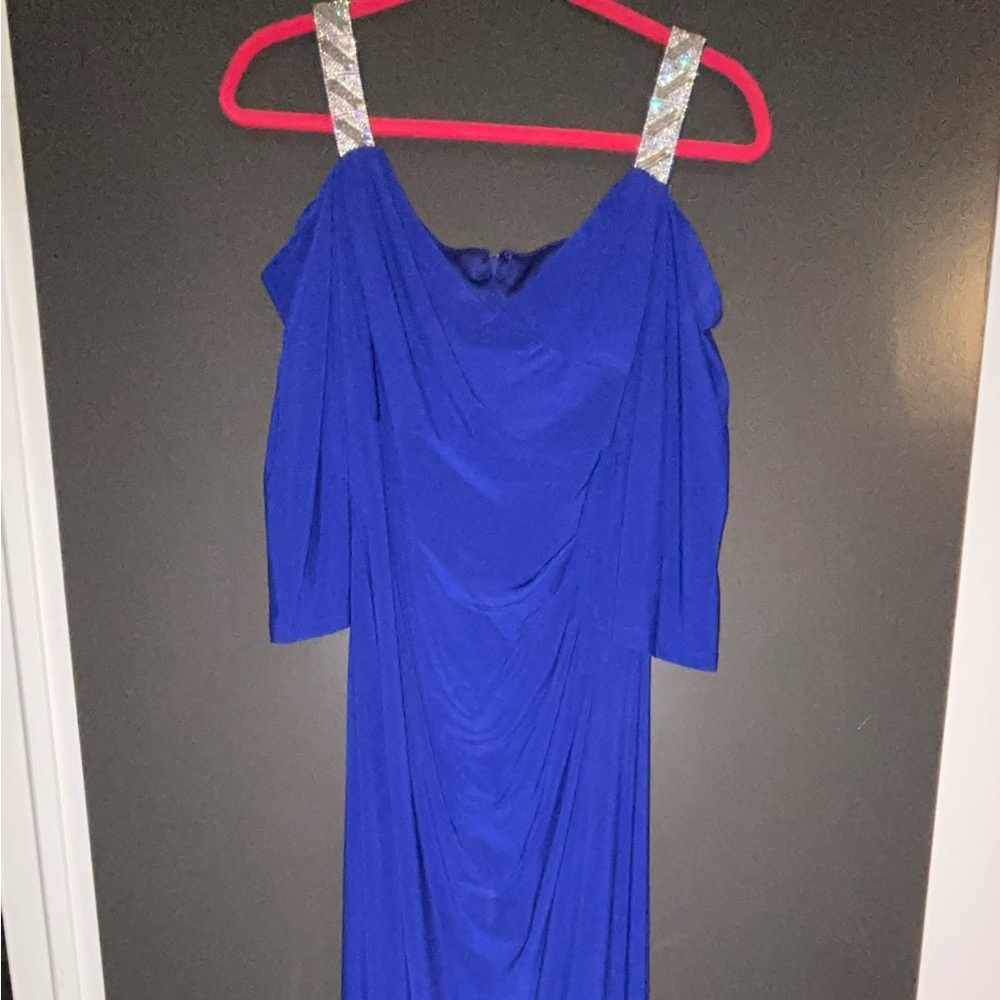 Elegant Blue Evening Gown